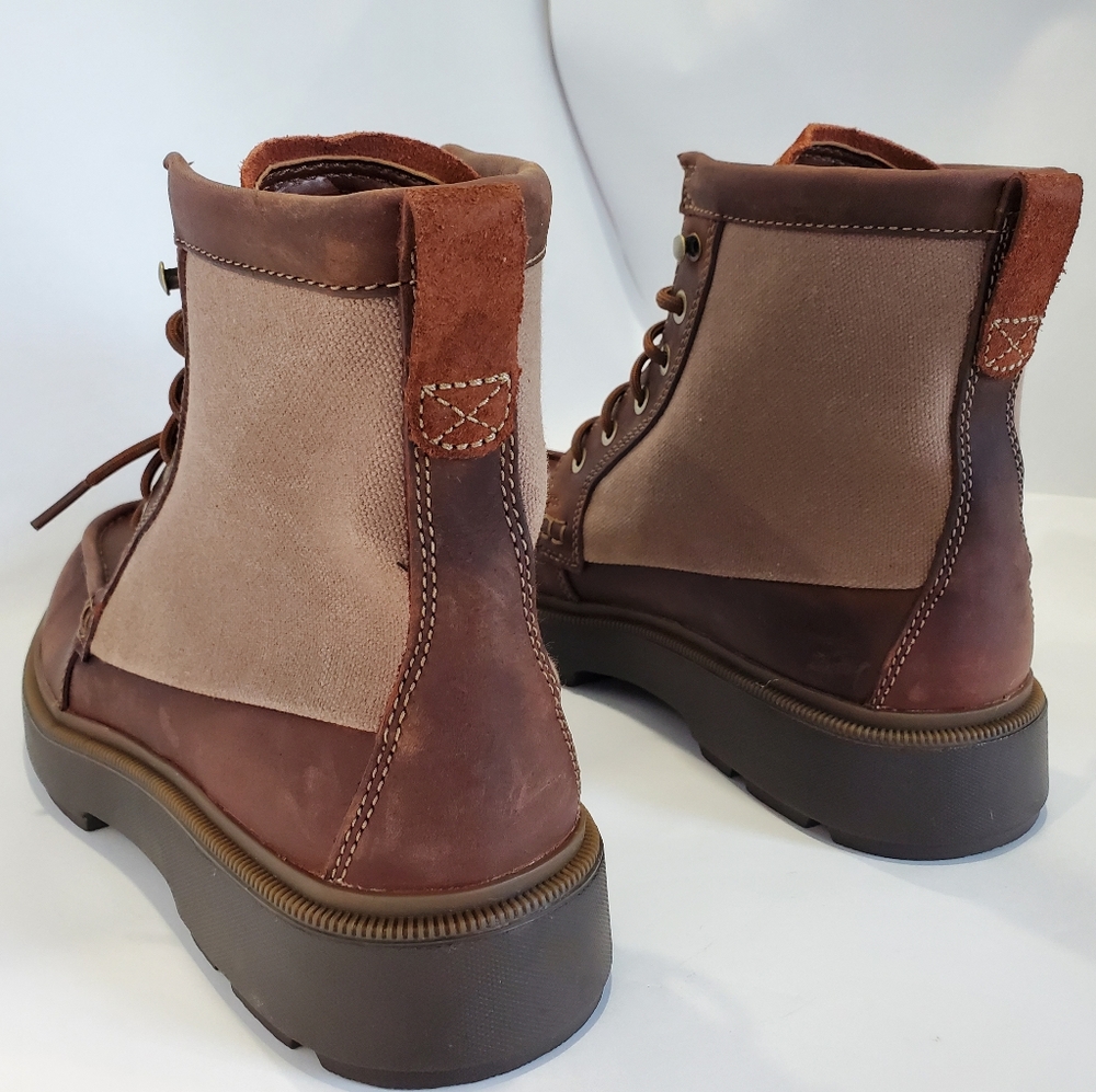 Clark's Comfort Collection Boots - Picture 5 of 10